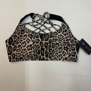 Sports bra leopard print